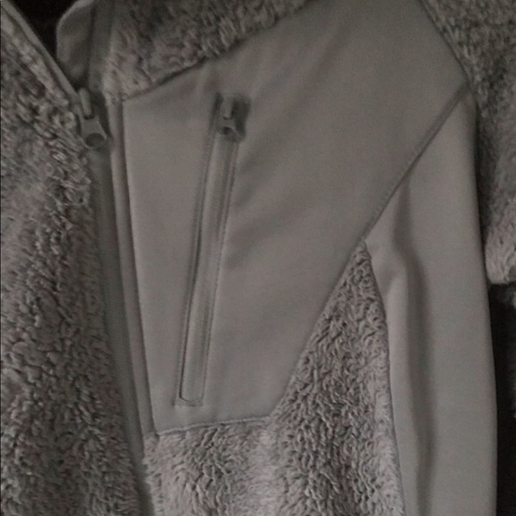 Gray zip-up Columbia fleece jacket with pockets - Picture 3 of 4